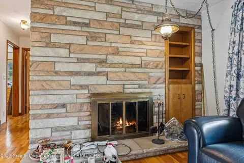 514 Leland Pl, Lansing, MI 48917 photo 9