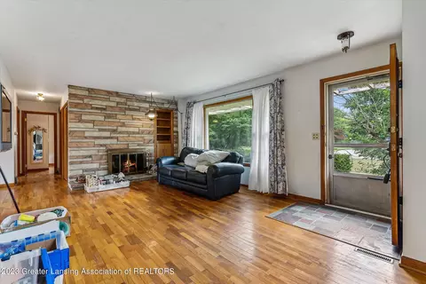 514 Leland Pl, Lansing, MI 48917 photo 7