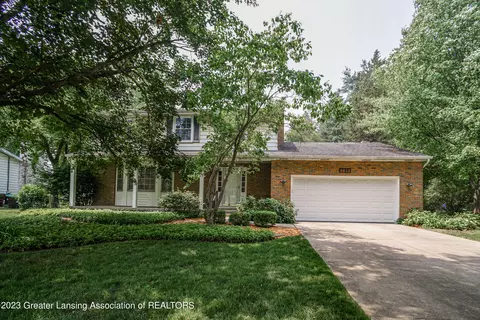 5825 Green Rd, Haslett, MI 48840