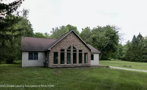 2324 Raby Rd, East Lansing, MI 48823