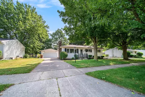 1019 S Eugenia Dr, Mason, MI 48854
