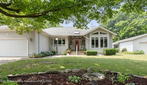 303 High St, Charlotte, MI 48813