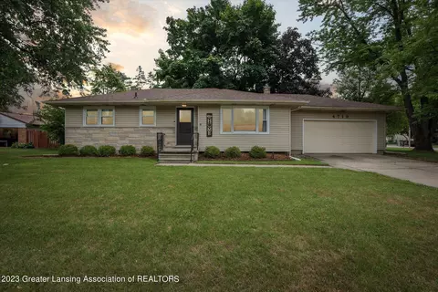 4719 Blackberry Ln, Lansing, MI 48917