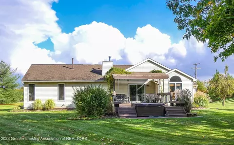 4024 S Dewitt Rd, Saint Johns, MI 48879 photo 2