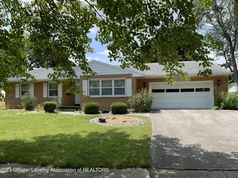 2529 Dunbar Dr, Lansing, MI 48906