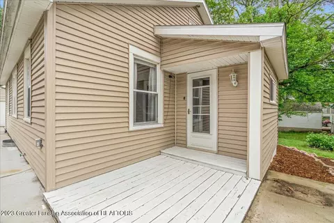 3528 Aurelius Rd, Lansing, MI 48910 photo 3