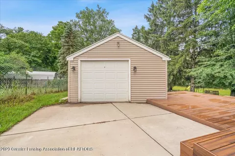 3528 Aurelius Rd, Lansing, MI 48910 photo 4