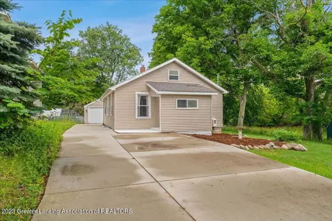 3528 Aurelius Rd, Lansing, MI 48910 photo 2