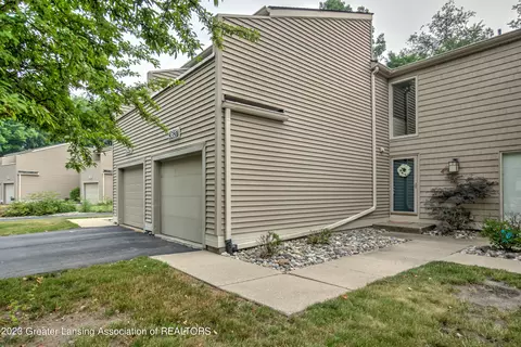 3627 E Meadows Ct, Okemos, MI 48864