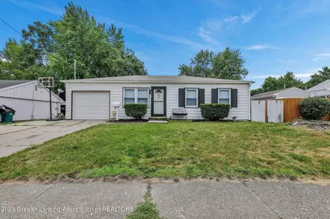 3013 Hillcrest St, Lansing, MI 48911
