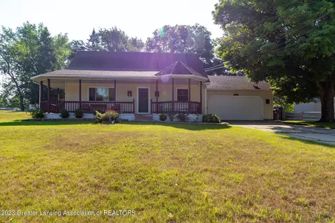 11114 Stoney Brook Dr, Grand Ledge, MI 48837