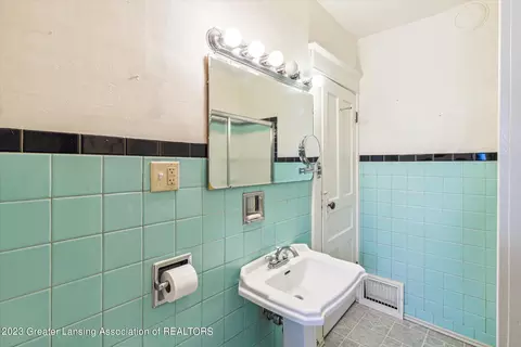 511 E Higham St, Saint Johns, MI 48879 photo 23