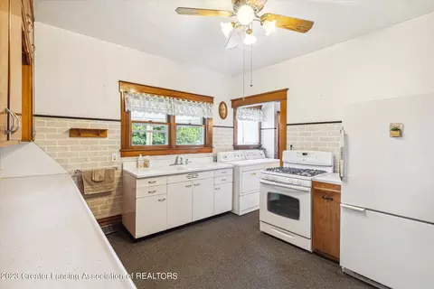 511 E Higham St, Saint Johns, MI 48879 photo 12