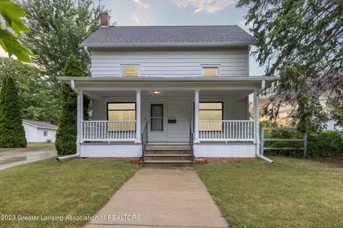 511 E Higham St, Saint Johns, MI 48879 photo 2