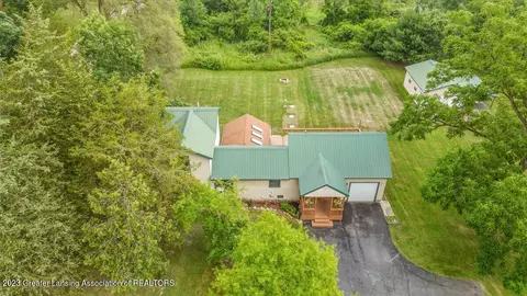 6776 Howe Rd, Bath, MI 48808 photo 5