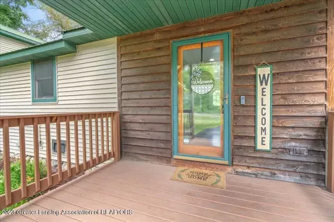 6776 Howe Rd, Bath, MI 48808 photo 9