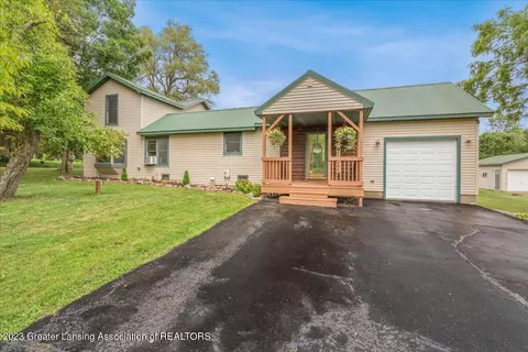 6776 Howe Rd, Bath, MI 48808 photo 4