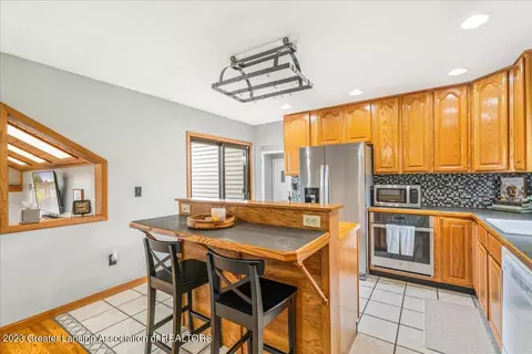 6776 Howe Rd, Bath, MI 48808 photo 16