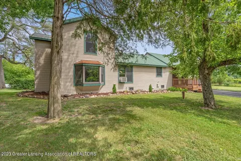 6776 Howe Rd, Bath, MI 48808 photo 8