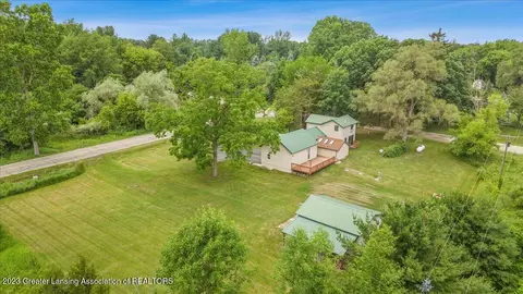 6776 Howe Rd, Bath, MI 48808