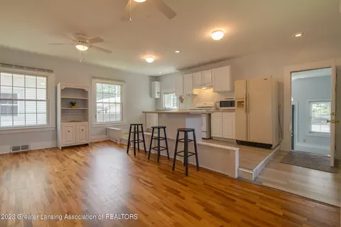 1325 E North St, Jackson, MI 49202 photo 6