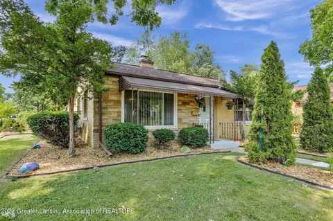 1424 Poxson Ave, Lansing, MI 48910