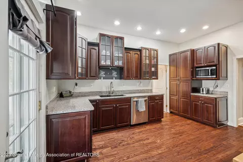 307 E Walker St, Saint Johns, MI 48879 photo 11