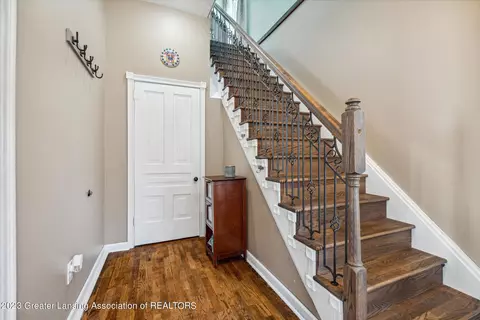 307 E Walker St, Saint Johns, MI 48879 photo 5