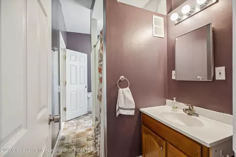 307 E Walker St, Saint Johns, MI 48879 photo 30
