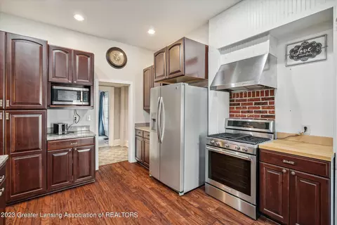 307 E Walker St, Saint Johns, MI 48879 photo 10
