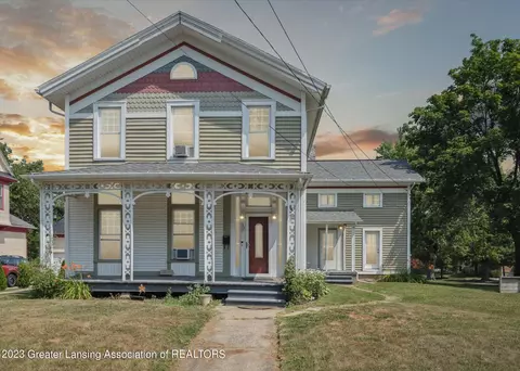 307 E Walker St, Saint Johns, MI 48879