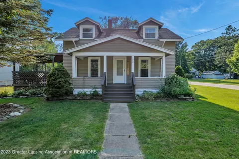 1002 Montgomery St, Eaton Rapids, MI 48827