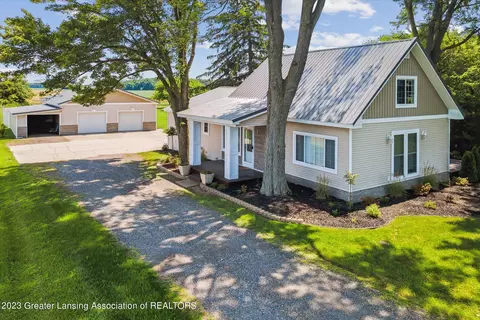 6477 S Miner Rd, Carson City, MI 48811