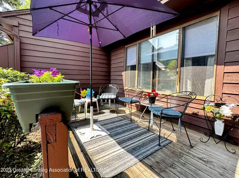 121 E Jolly Rd #D3, Lansing, MI 48910