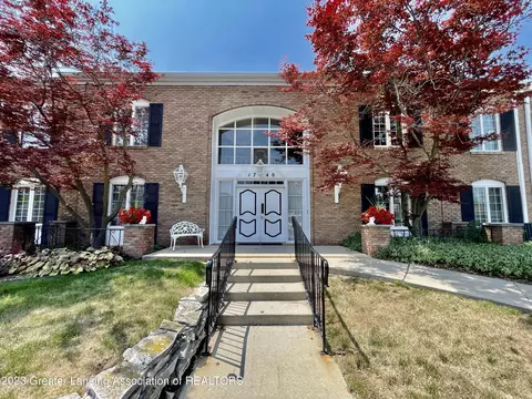 1740 Wellington Rd #112, Lansing, MI 48910
