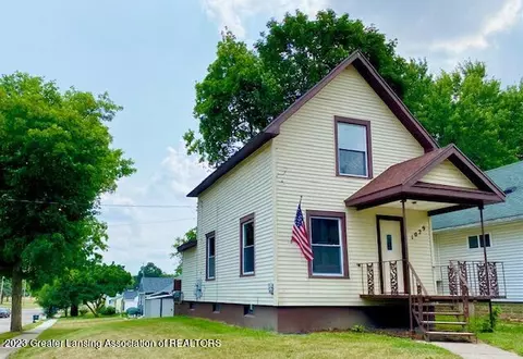 1029 Queen St, Lansing, MI 48915