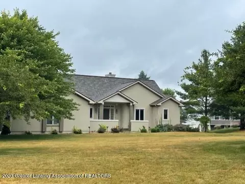 8548 W Lakeshore Dr, Perry, MI 48872