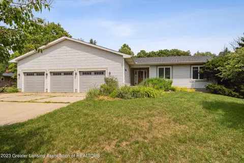 16831 Cynthia Ln, Haslett, MI 48840