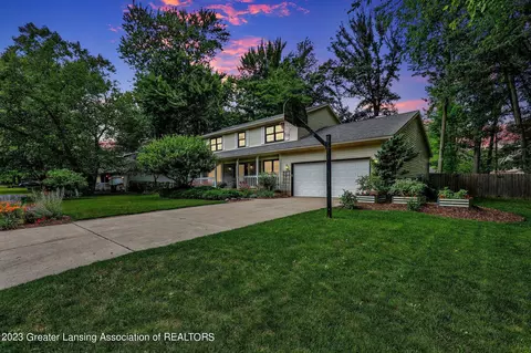 4844 Sycamore St, Holt, MI 48842