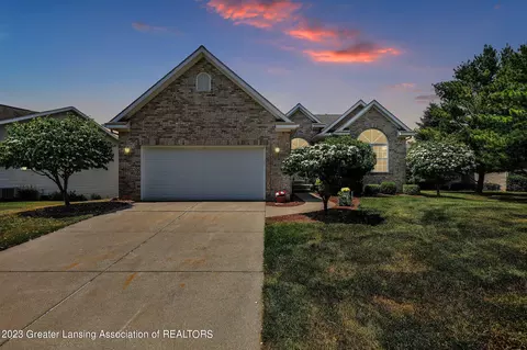 2336 Sapphire Ln, East Lansing, MI 48823
