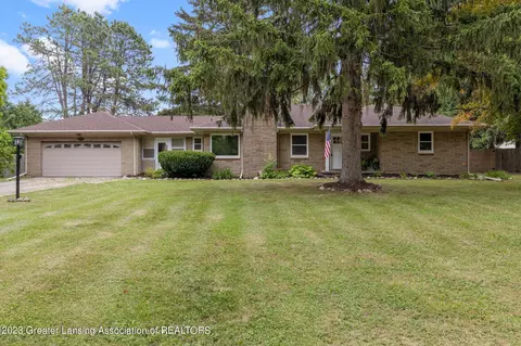 12108 E Greenfield Rd, Lansing, MI 48917