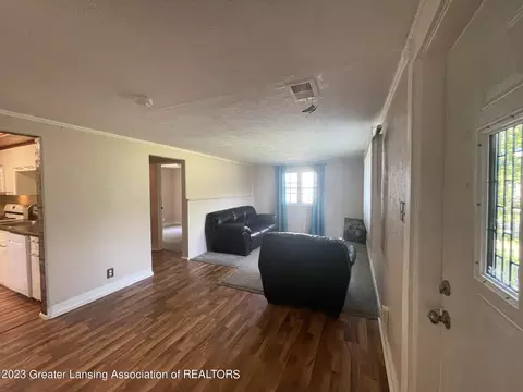 2020 E Cavanaugh Rd, Lansing, MI 48910 photo 5