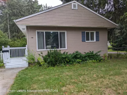 128 High St, Grand Ledge, MI 48837