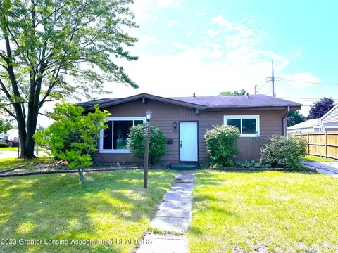 816 Kendon Dr, Lansing, MI 48910