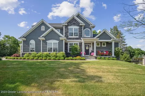16900 Pine Hollow Dr, East Lansing, MI 48823