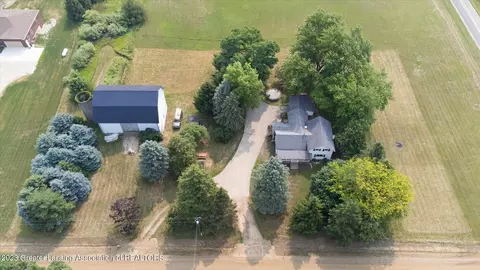7544 N Dewitt Rd, Saint Johns, MI 48879 photo 3