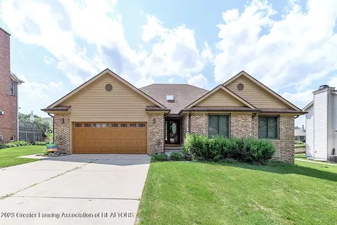 5795 Bent Tree Dr, East Lansing, MI 48823