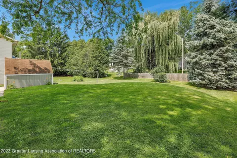 321 E Cherry St, Mason, MI 48854 photo 6