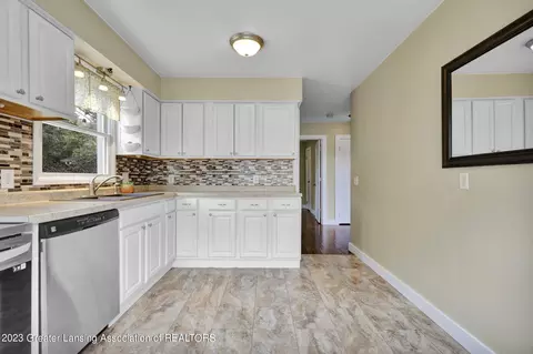 321 E Cherry St, Mason, MI 48854 photo 18