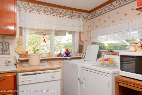 554 Harrison Ave, Owosso, MI 48867 photo 7